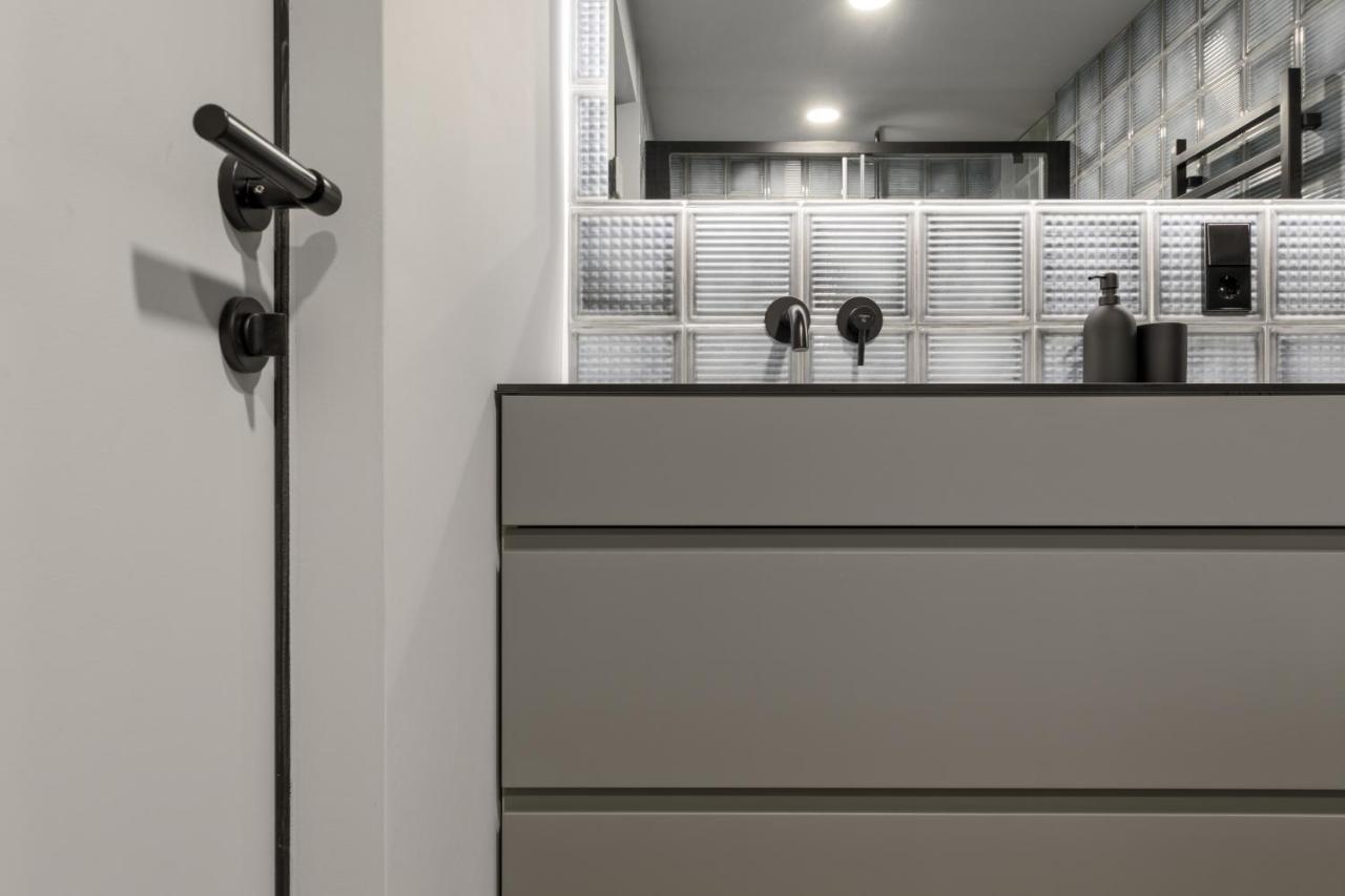 Ivis House Modern Apartment In Vilnius Old Town With Balcony VNO Esterno foto